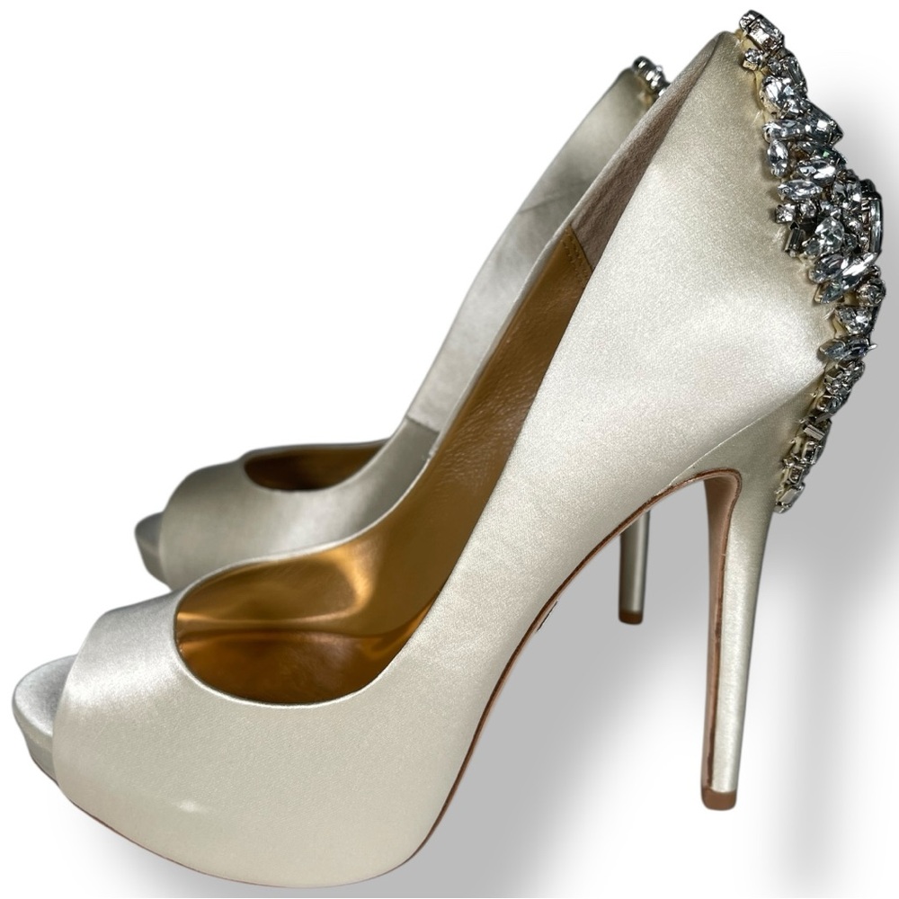 Badgley Mischka Kiara Platform Pump Ivory Size 6 - Picture 2 of 9